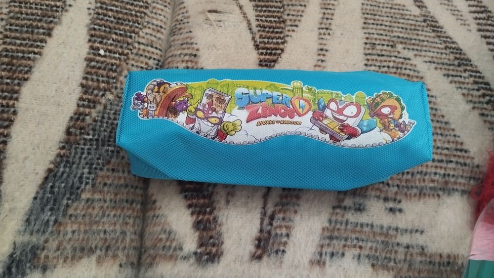 Piórnik tuba Super Zings na figurki