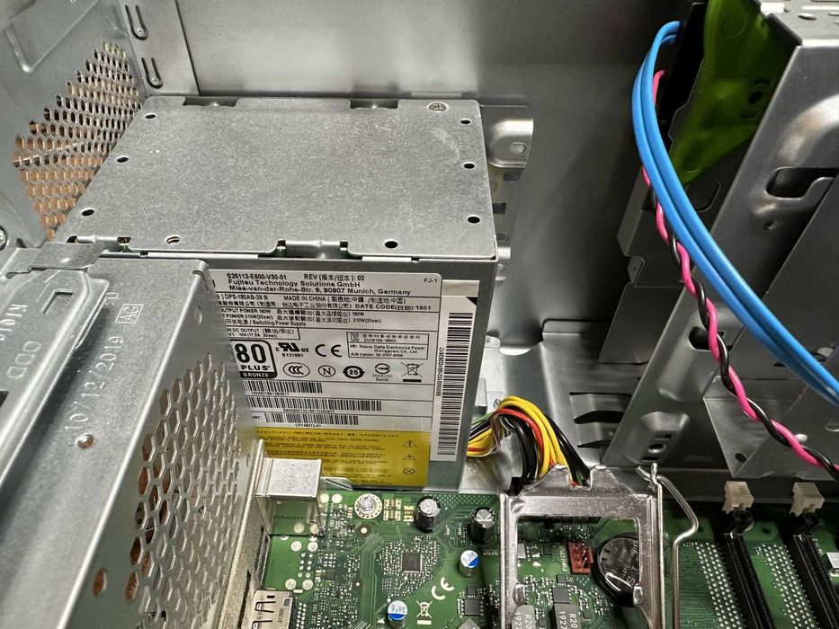 Системник Fujitsu Esprimo Р558 , робочий (БЕЗ проца, памяті, харда)