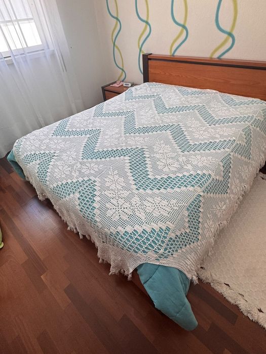 Colcha de renda feita à mao