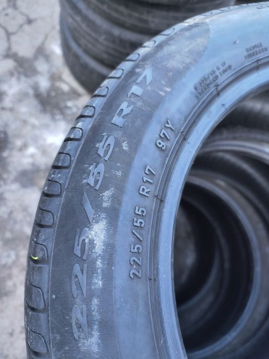 225/55R17 Pirelli