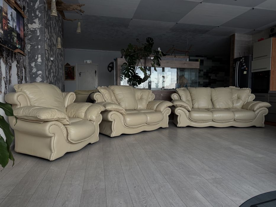 Шкіряний диван,крісла ,прямий ,кутовий.Тканинний.Стан ідеальний