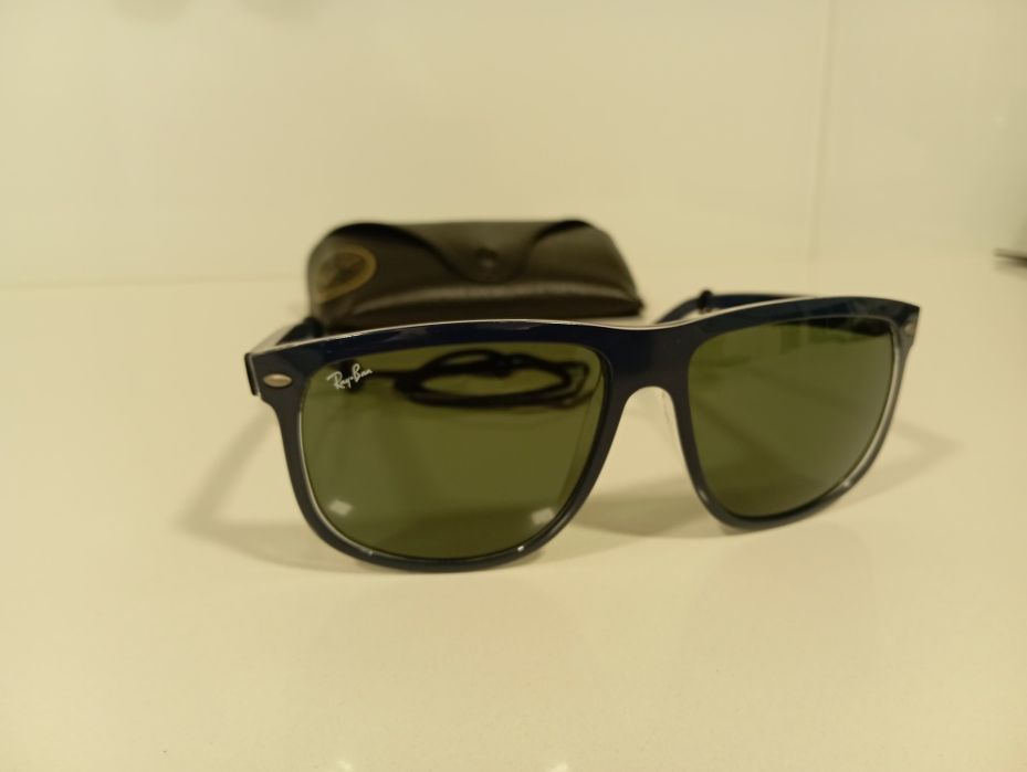Óculos Ray Ban praticamente NOVOS!