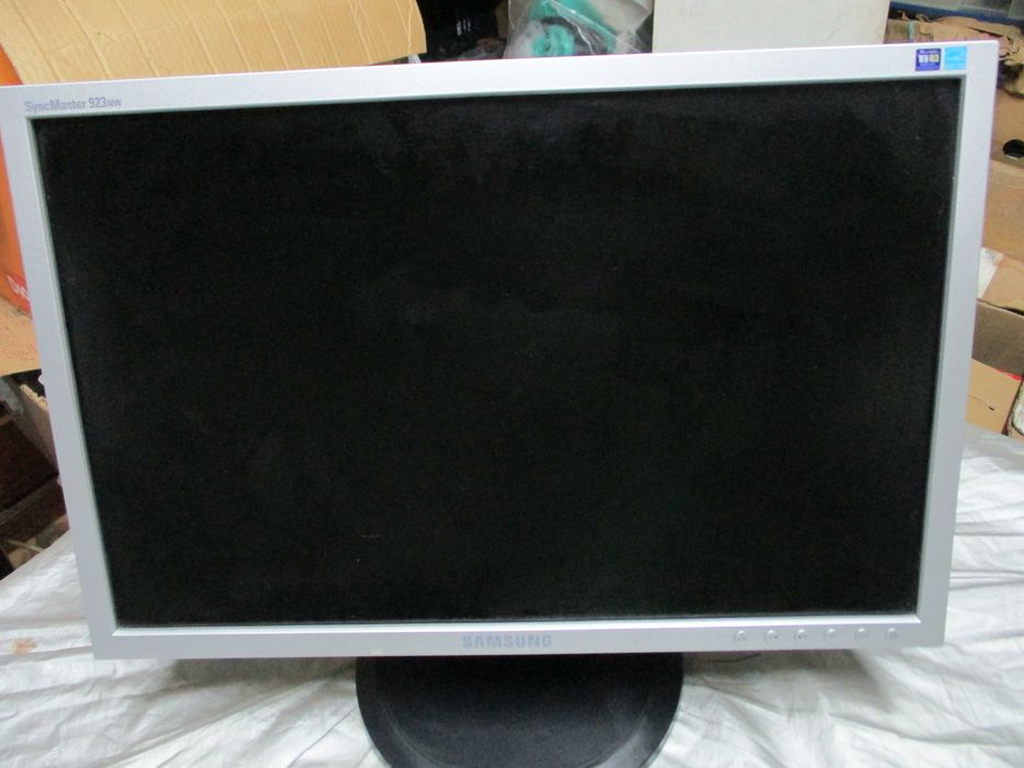 Monitor Samsung a funcionar muito bem