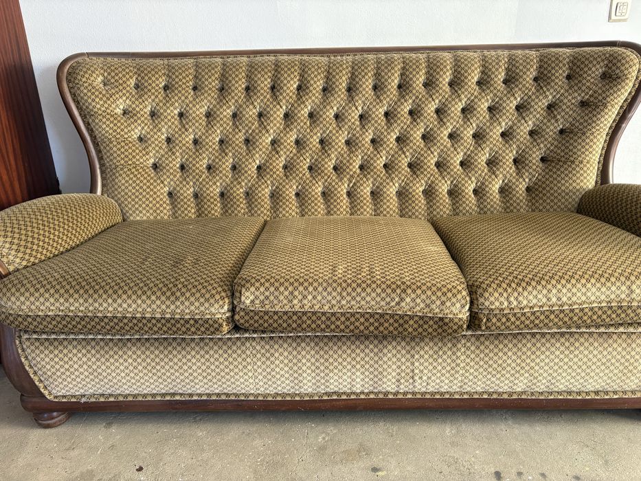 Sofa + 2 poltronas.