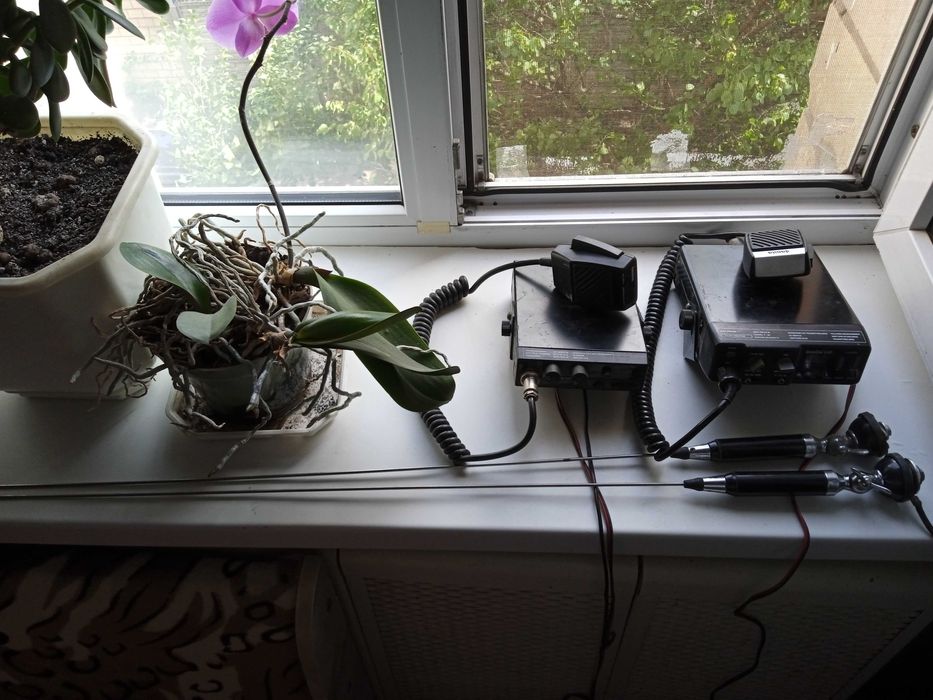 Продам 2 радиостанции danita автомобильные вместе с антеннами.