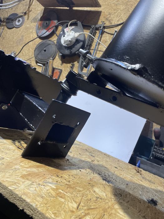 Palnik na olej z regulowana przesłona