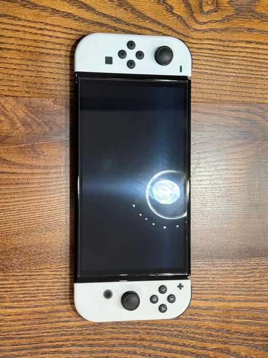 Nintendo Switch OLED + Animal crossing new Horizons