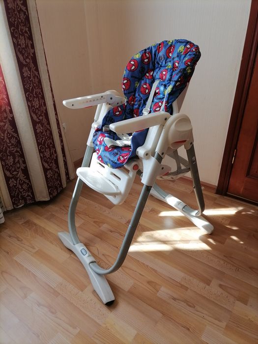 Дитяче крісло для годування
