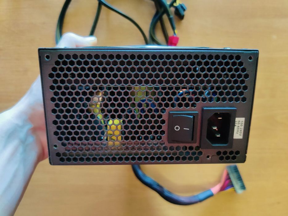 Chieftec APS-600C 600w, проверенный блок питания с кабелями