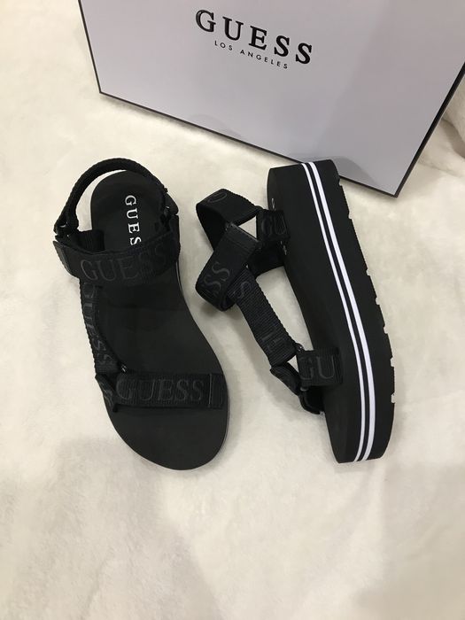 Продам женские босоножки/сандали GUESS