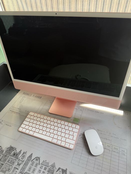 iMac with Apple M3 chip  rok 2023