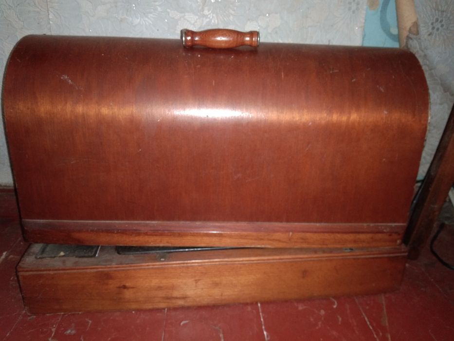 Продам швейную машинку