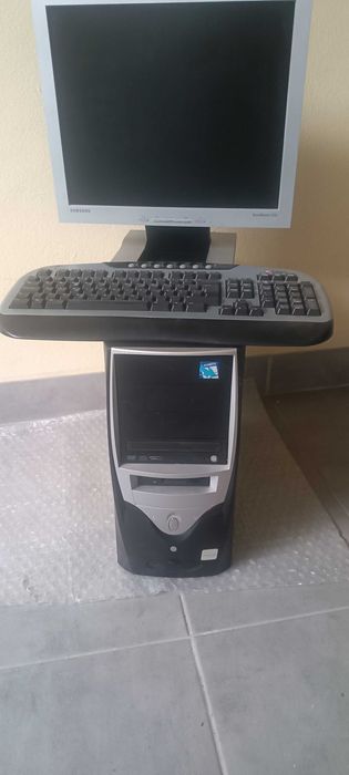 Computador de secretária