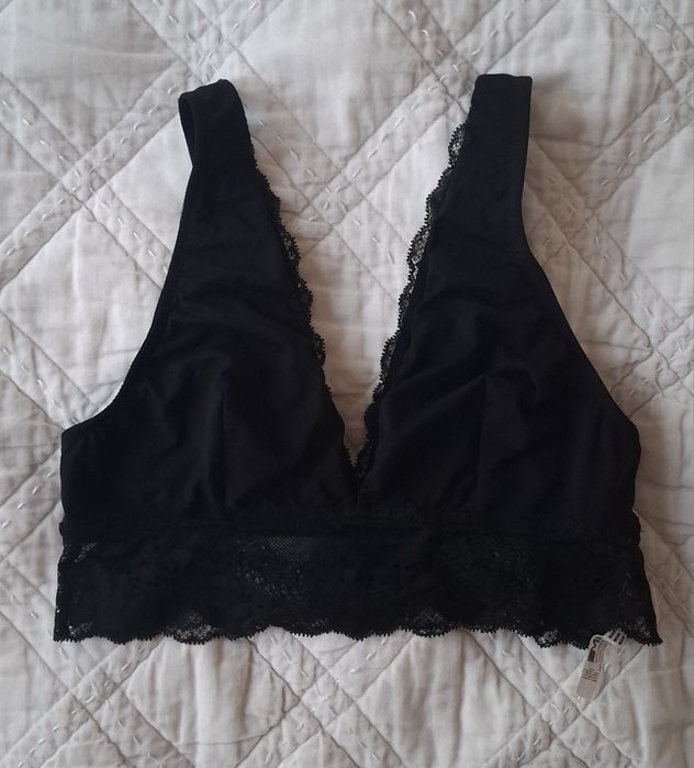 Biustonosz miękki z koronką