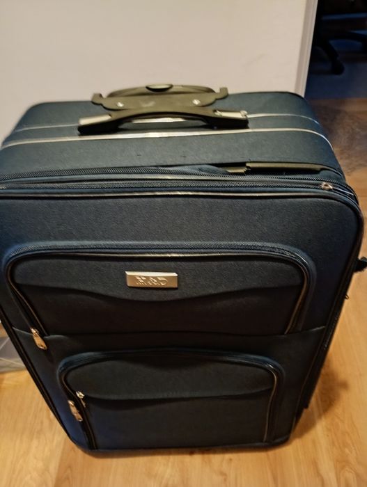 Sprzedam walizkę granatową