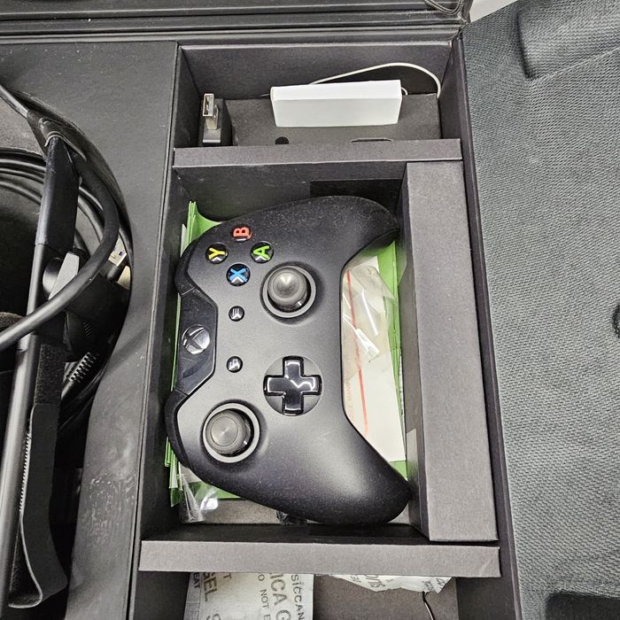 Oculus Rift CV1 (1ª Geração) - Kit Completo c/ Comando Xbox