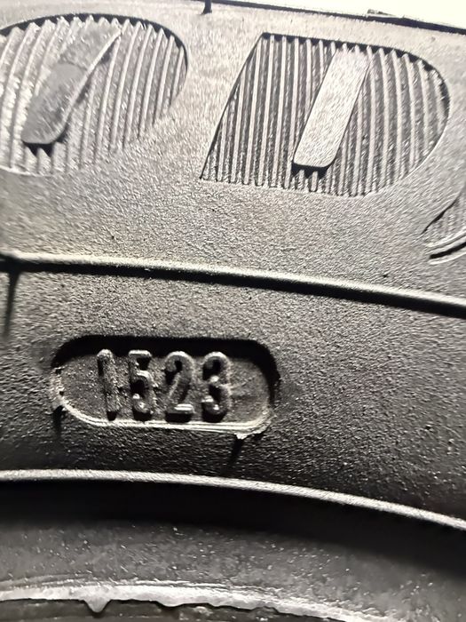 Opona całoroczna Goodyear 185/65 R15 Vector 4Seasons #W2328 używana