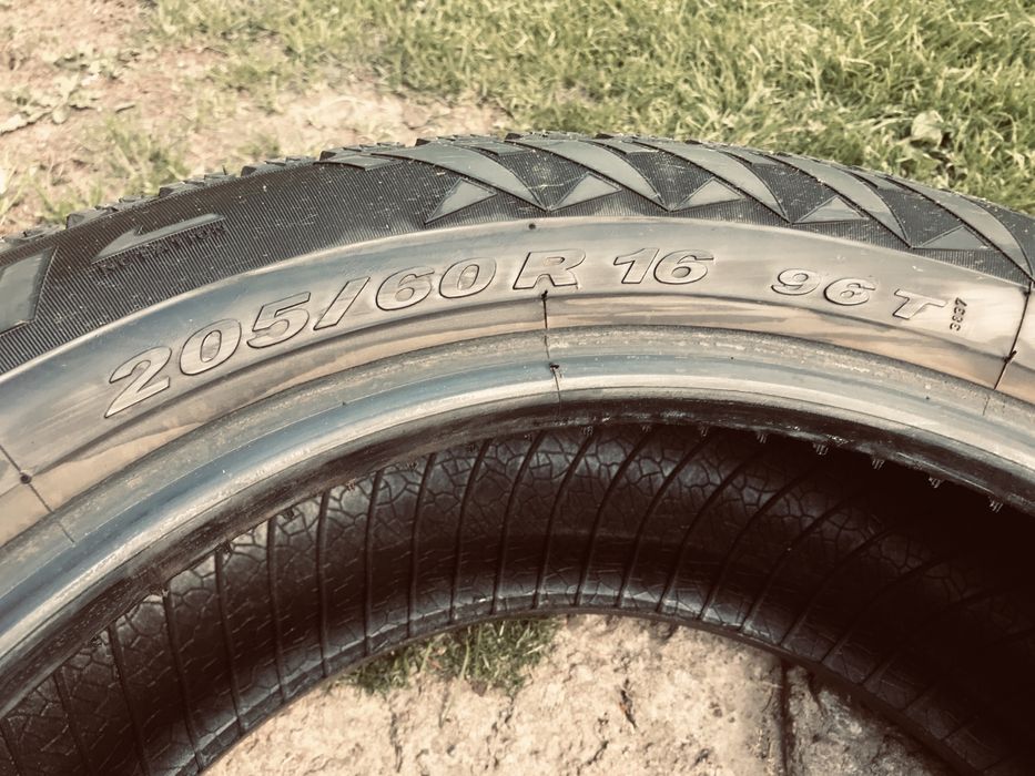 Opony zimowe 205x60x16