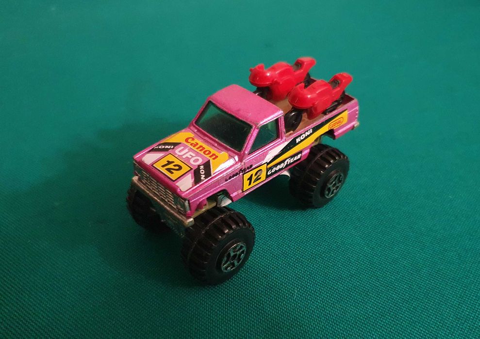 Carrinho NISSAN PICKUP 4X4 com duas motos - RARO - Guisval - Espanha