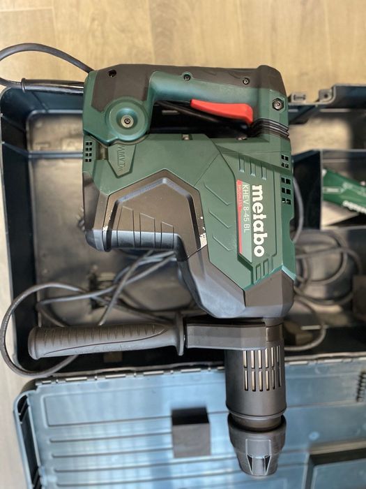 Перфоратор фірми (Metabo) модель KHEV  8-45. BL .
