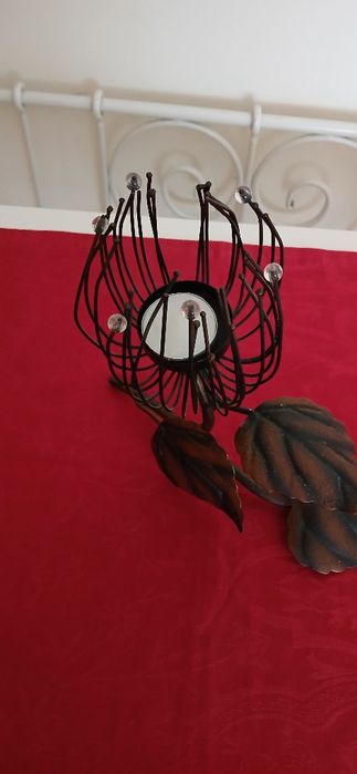 Castiçal em forma de flor