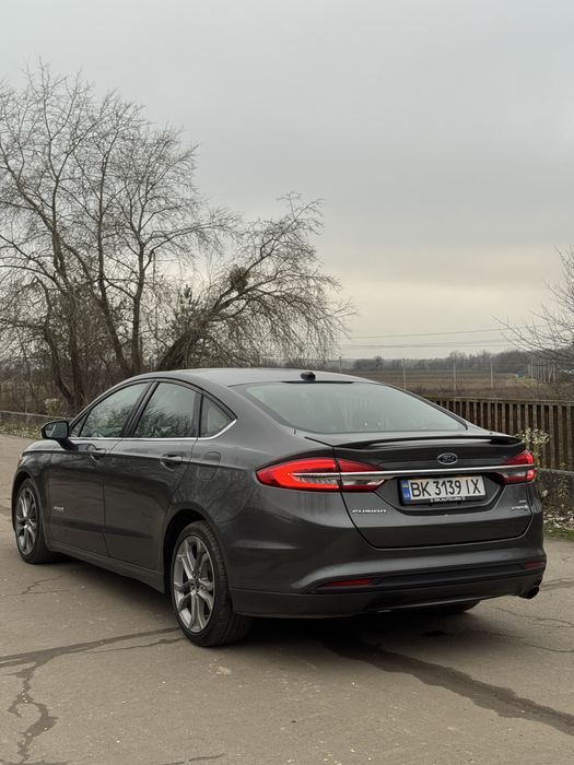 Ford Fusion 2017 рік 2.0 гібрид