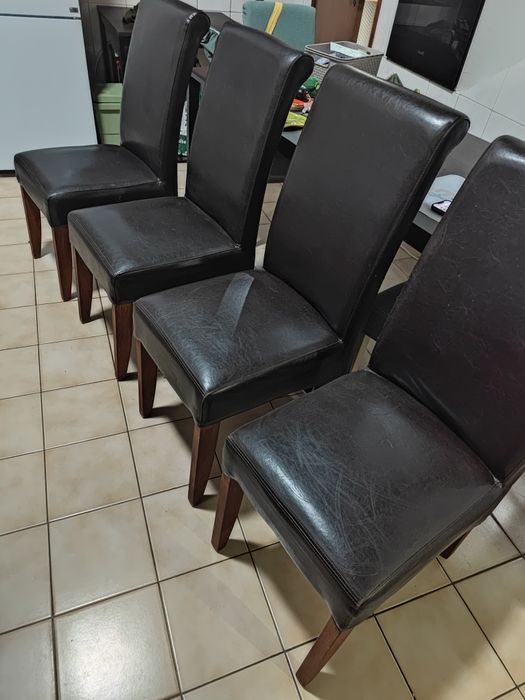 Conjunto de cadeiras de jantar