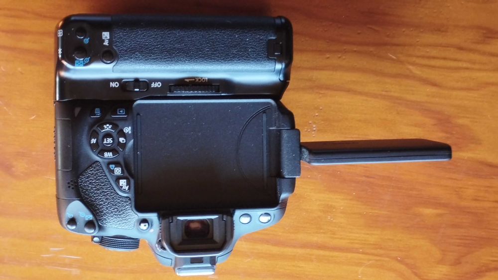 Cano 700D + lente+ grip