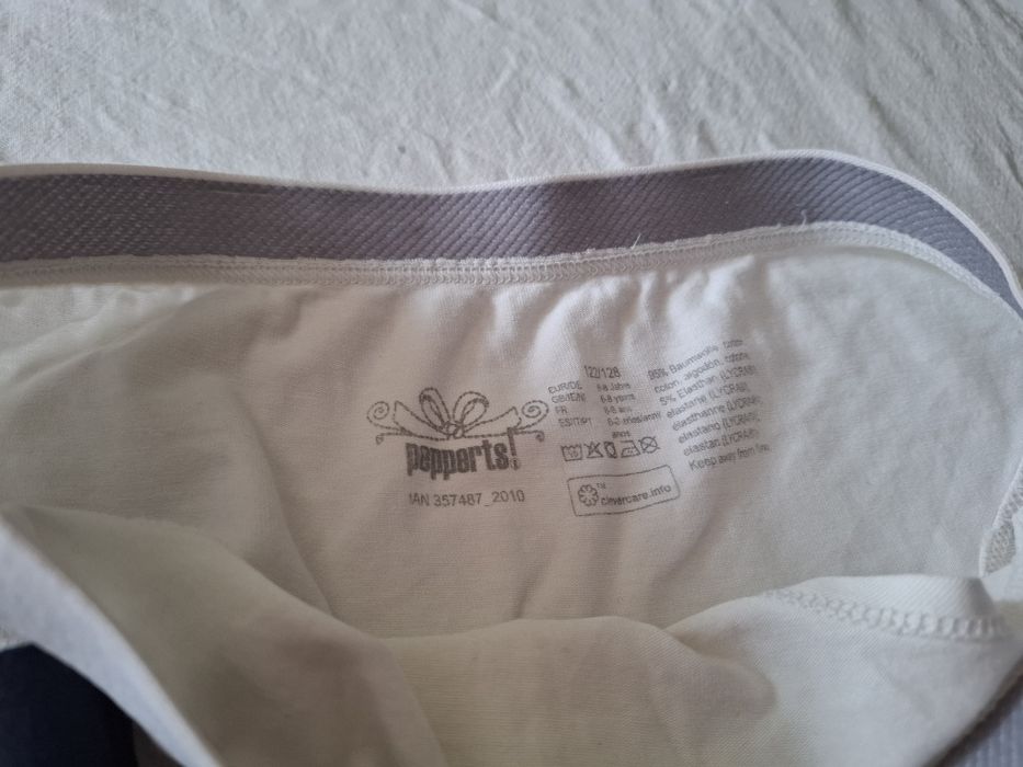 Majtki dziewczęce roz 122/128