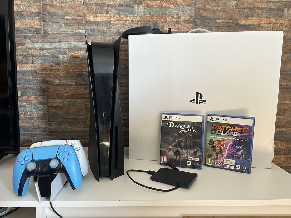 PlayStation 5 1TB + 2 Comandos + 2 Jogos