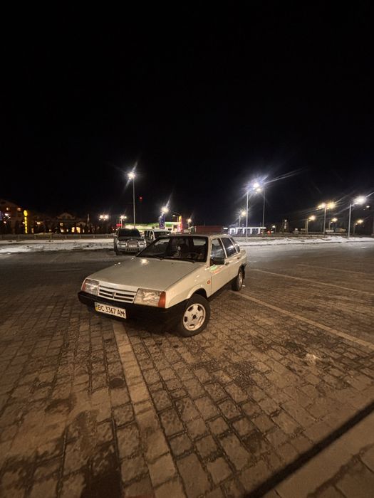 Продаєть ваз 21099