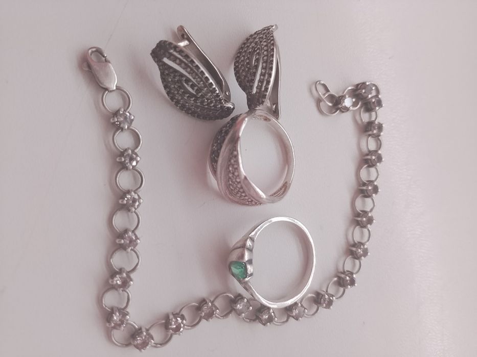 Срібні прикраси гарний стан