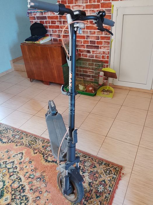 Продам самокат navee max