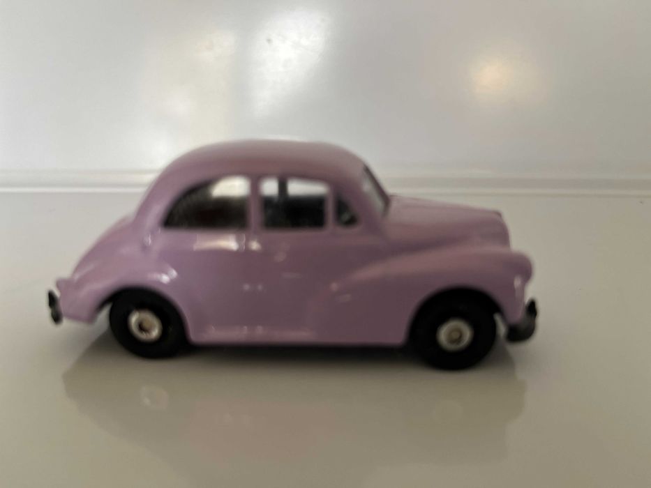 Corgi - Morris Minor - Fina - rosa - como NOVO - Esc.1/46