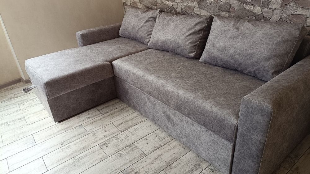 Перетяжка мебели и ремонт мягкой мебели.матрасы стулья.Кровать.Кресло.