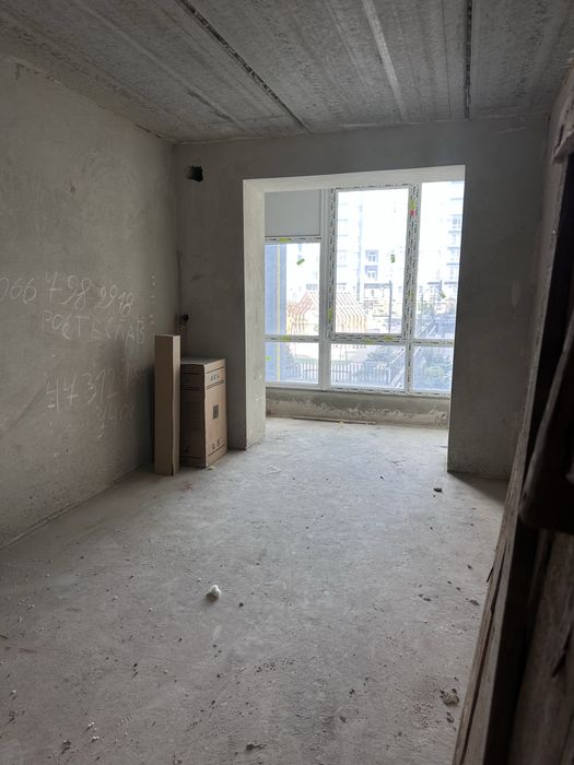 2 км на документах більше 3 років , низький поверх