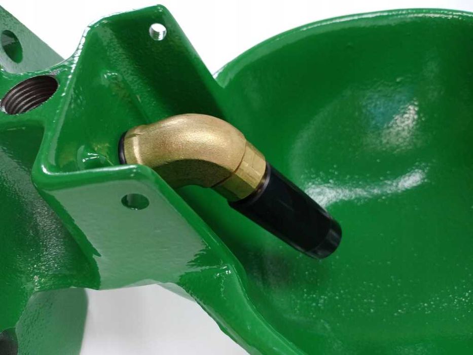 Poidło miskowe żeliwne, z zaworem rurowym, dla bydła i koni, 2,5L