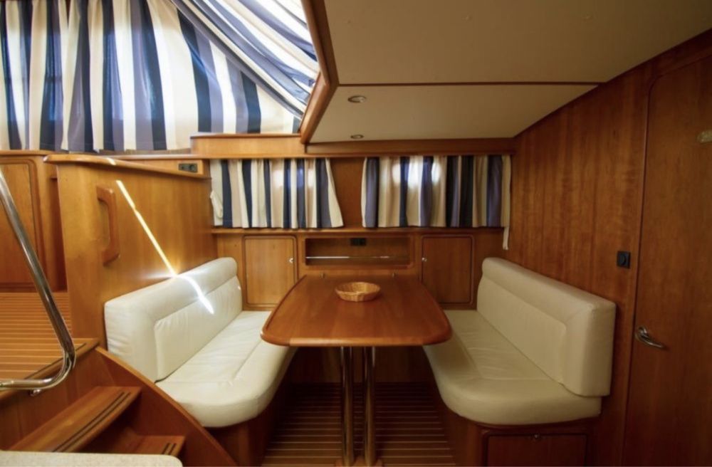 Яхта Linssen 43