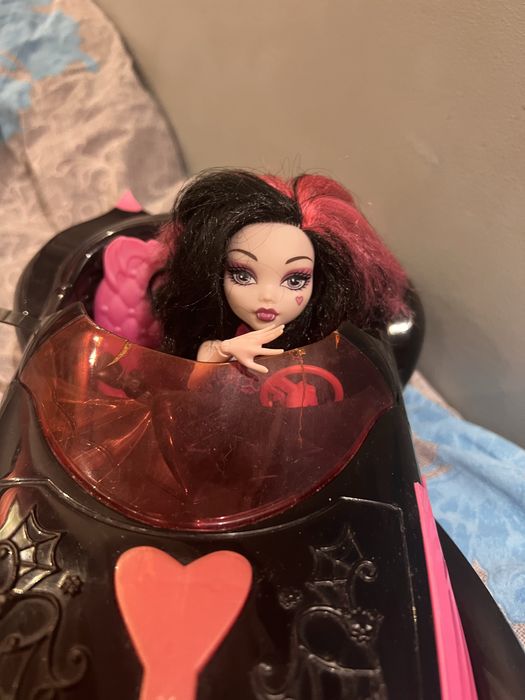 Monster High Draculaura Sweet 1600 z samochodem