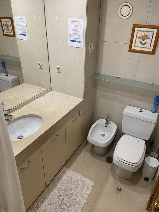 Quarto com wc para arrendar - 2 jovens - Olivais, Lisboa