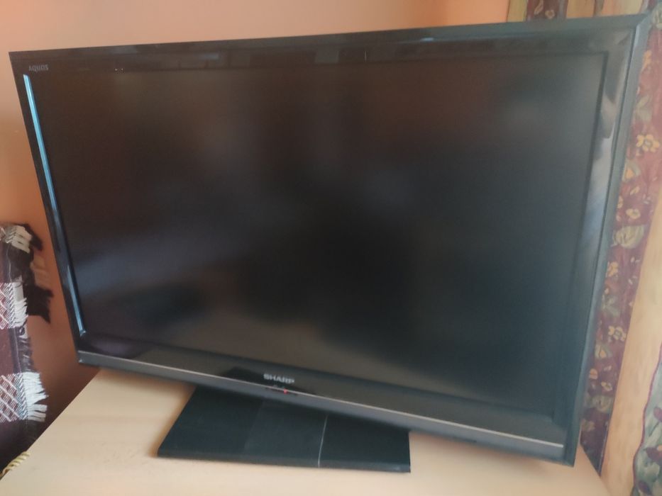 Telewizor HD Sharp 725, 37"