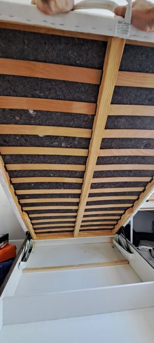 Ліжко півторачка.