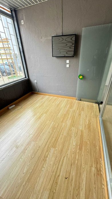 Para arrendar de Espaço comercial - Centro Comercial Bela Vista