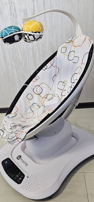 Заколисуючий центр 4moms MamaRoo 4.0