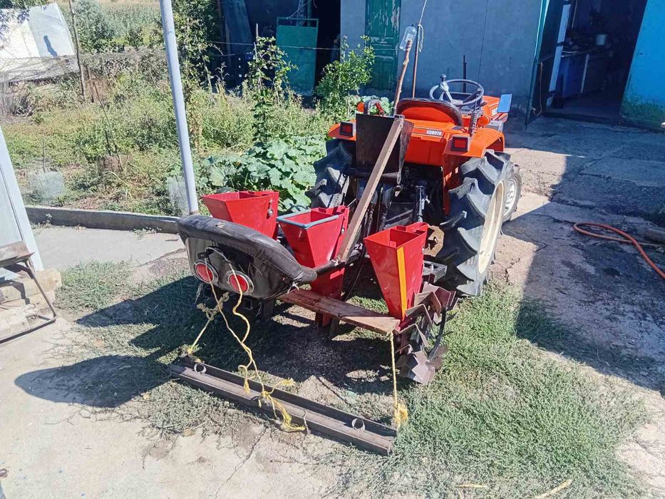 Продам чеснокосожалку 3  рядна