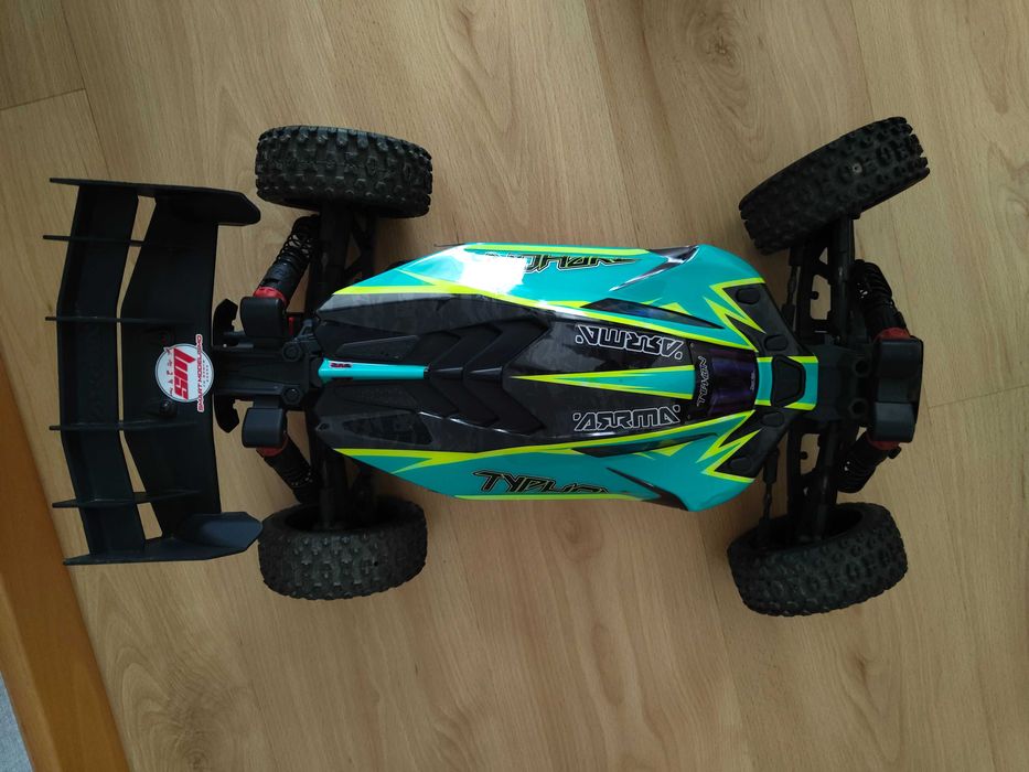 Arrma Typhon blx4x4 223s 1/8 brushless