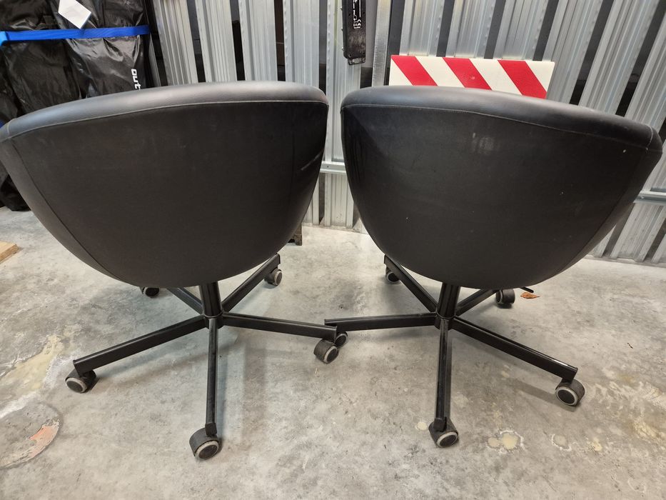 2 szt Ikea Skruvsta czarna skóra fotel obrotowy krzeslo