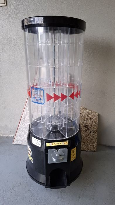 Máquina expendedora de  Pringles.