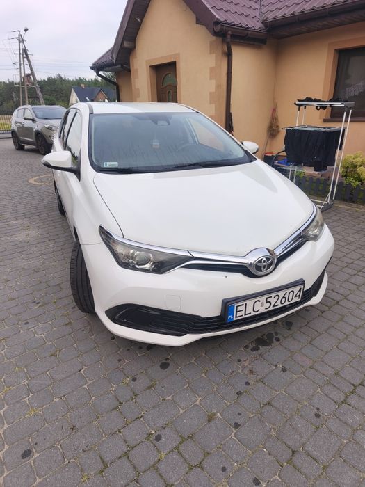 Sprzedam Toyotę Auris kombi