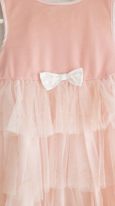 Sukienka z falbankam